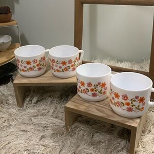 Set Of 4 Vintage 70’s Arcopal France Pink Green And Orange Floral Cups